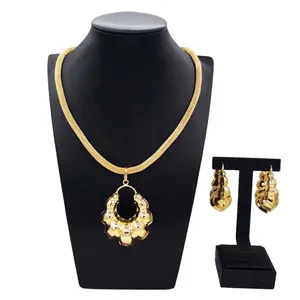 Zhuerrui Fashionable Brass Jewellery Sets Customized Gold Design Jewelry Set Simple 18k Plated Woman Costume Pendant ET2300110