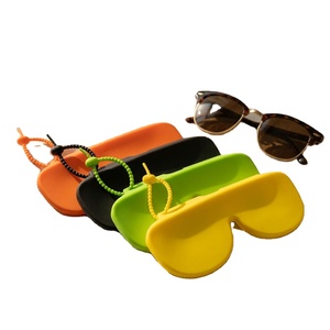 Silicone Sunglasses Pouch, Scratch-resistant and Shockproof, Portable Sunglasses Protective Sleeve with Lanyard - Product Image 1