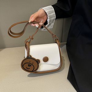 <span class=keywords><strong>Sac</strong></span> <span class=keywords><strong>à</strong></span> bandoulière carré vintage en <span class=keywords><strong>cuir</strong></span> PU personnalisé avec logo pour femme, <span class=keywords><strong>petit</strong></span> <span class=keywords><strong>sac</strong></span> messager pour la mode urbaine quotidienne, vente en gros - Product Image 4