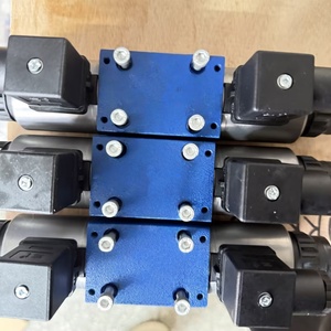 R901152580 3DRE10P-7X/200YG24K4V Réducteur proportionnel NG10 piloté par commande, 200 bars, 24 VDC avec OBE - Product Image 2