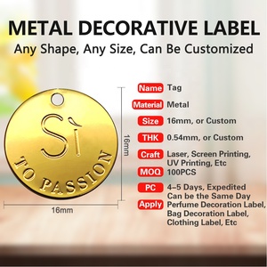 Nhà Máy Tùy Chỉnh Sang Trọng Khắc Nổi Tư Nhân Vàng Kim Loại Xây Dựng Thương Hiệu Logo Quyến Rũ Nhãn Treo Tag Cho Trang Trí Và Nước Hoa Chai - Product Image 4