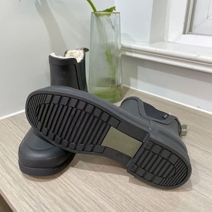 <span class=keywords><strong>Botas</strong></span> <span class=keywords><strong>de</strong></span> Lluvia Cortas para Mujer YL3647, Impermeables, <span class=keywords><strong>de</strong></span> Goma, con Forro <span class=keywords><strong>de</strong></span> Piel Cálida, Estilo Chelsea, para Jardín, Suministro OEM - Product Image 3