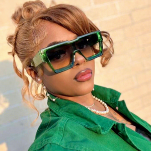 Gafas de Sol de Moda con Lentes Planas y Tintadas, Impresión de Logotipo, Gafas de Sol Personalizadas para Mujer - Product Image 1