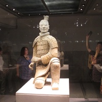 Restaurant Decoratieve Hand Gesneden Antieke Afwerking Chinese Natuursteen Warrior Standbeeld