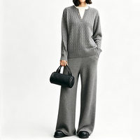 Ensemble deux pièces élégant en cachemire pour femme avec pull à col rond et pantalon long en tissu doux coupe classique