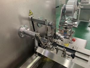 Machine à fabriquer des cubes de bouillon à faible investissement et à fort profit, machine d'emballage de cubes d'assaisonnement pour les fabricants de cubes de poulet <span class=keywords><strong>Maggi</strong></span> - Product Image 5