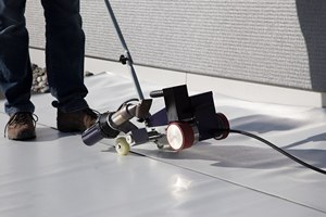 Soldadora Automática de Superposición WELDY RW3400 de 3500W, Máquina Eléctrica de Aire Caliente para Impermeabilización de Techos con Membrana de PVC TPO - Product Image 5