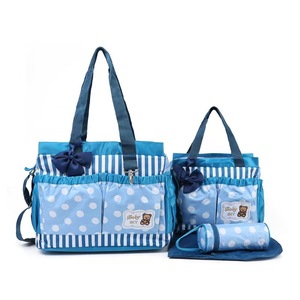 Set de bolsa de pañales Baby Sky con lunares rosas, lazo y rayas para bebés de 0 a 12 meses - Product Image 4
