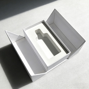 Оптовая продажа подарочных коробок из магнитной бумаги для образцов парфюмерии и наборов ароматов от производителей - Product Image 1