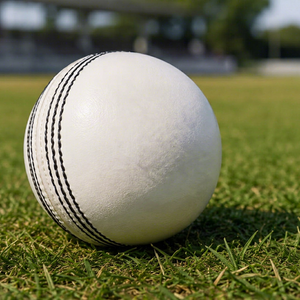 Pelota de Cricket GANVOX Global, de Cuero, con Doble Costura, Costuras Tradicionales Ambidiestras, Núcleo de Corcho Resistente para Exteriores, Equipo Estándar - Product Image 1