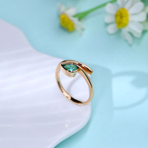 Bagues chrétiennes personnalisées de luxe en or rose massif 18 carats avec émeraude taille poire, idéales pour les fêtes, mariages et cadeaux d'anniversaire – Nouveauté très prisée - Product Image 6