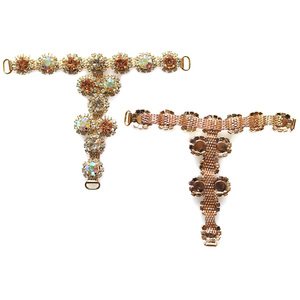 Gioielli perizoma da donna realizzati a mano con la migliore combinazione di strass cechi e pietre preziose in fibbia placcata oro per sandali - Product Image 3