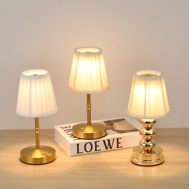 Customizable Cordless Luxury LED Table Lamp with Touch Control Rechargeable Cloth Shade in Fabric for Restaurant for