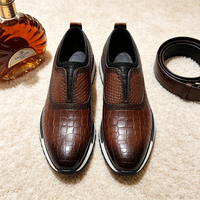 Chaussures de ville hybrides pour hommes, style luxe discret, en cuir Scritto, à semelle épaisse et robuste, de créateur