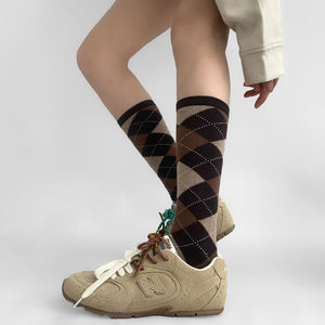 Style académie femmes couleur-bloc motif diamant Slouch chaussettes printemps automne Long Tube mollet longueur équipage tricoté - Product Image 2