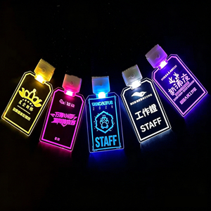 Badge nominatif LED en acrylique personnalisé rechargeable par USB, portable, avec cordon, porte-carte d'identité lumineux pour cadeaux promotionnels, 7 couleurs - Product Image 5