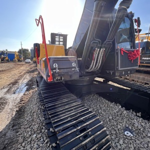 Pelle hydraulique sur chenilles d'occasion Volvo Ec210 de haute qualité Moteur diesel de 21 tonnes Modèle 2020 - Product Image 4