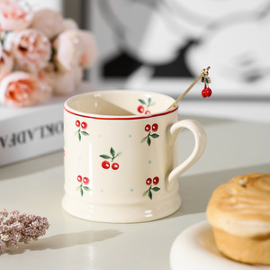 Tasse à café en céramique style coréen Ins, motif cerise, design mignon de dessin animé, écologique, compatible micro-ondes, pour usage domestique, petit-déjeuner - Product Image 3