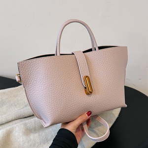 กระเป๋าถือสไตล์เกาหลีอเนกประสงค์สำหรับทุกวัน กระเป๋าสะพายไหล่แฟชั่นคลาสสิกทันสมัย กระเป๋าสะพายข้าง กระเป๋าโท้ทความจุขนาดใหญ่ - Product Image 4