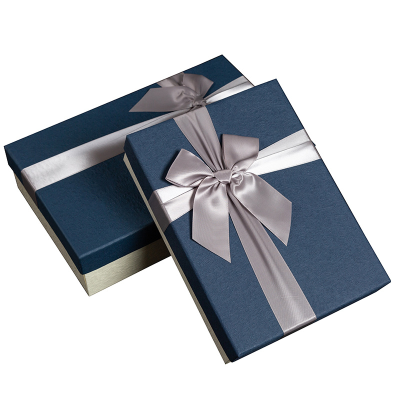 coffret cadeau en papier bleu