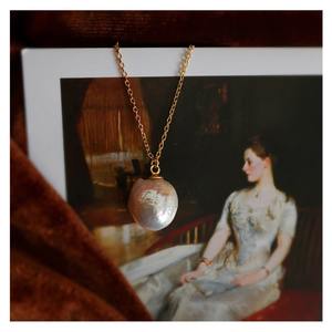 Collar de Lujo con una Sola Perla Natural Gris Barroca, Diseño Plegado AK para Mujer en Verano - Product Image 5