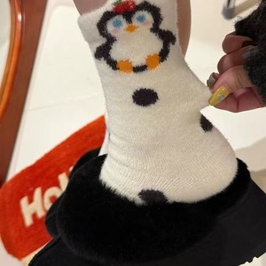 Calcetines de Pingüino de Dibujos Animados para Mujer, Calcetines Gruesos y Cálidos de Felpa para el Hogar - Product Image 2