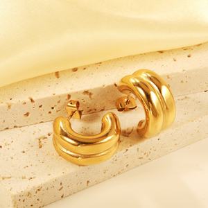 Pendientes de Aro Gruesos en Forma de C de Doble Capa con Círculos Mixtos de Acero Inoxidable Chapado en Oro de 18K, No se Deslustran, Venta al por Mayor, Joyería para Mujer - Product Image 3