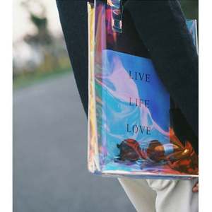 Bolsa de Compras Holográfica Transparente Impermeable al por Mayor, Bolsa de Hombro Láser, Bolsa de PVC Iridiscente con Efecto Holograma - Product Image 4