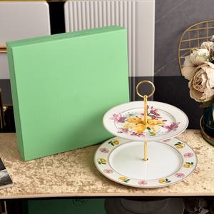 Nuevo Soporte y Plato para Pastel de 2 Niveles, Estilo Europeo, de Porcelana Fina con Detalles en Oro, Apto para Lavavajillas, No Tóxico, para Fiestas - Product Image 2