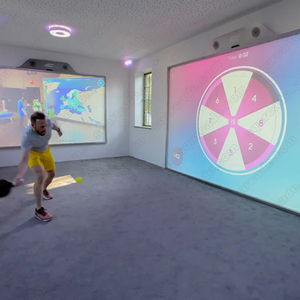 Simulador de Pickleball Interactivo Multideportivo con Pantalla Táctil LED de Pared, No Inflable, para Entrenamiento y Uso en Interiores/Salas de Juego - Product Image 3