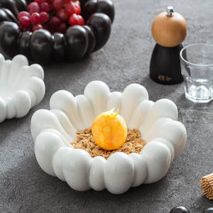 モダンなイタリアのシンプルな雲の形の磁器サービングトレイホテル & ホーム装飾フルーツトレイデザートプレートレストラン - Product Image 1