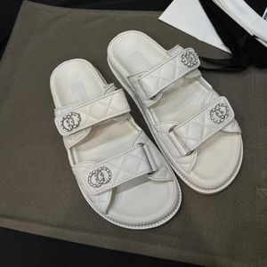 Sandali di Lusso da <span class=keywords><strong>Donna</strong></span> <span class=keywords><strong>in</strong></span> <span class=keywords><strong>Vera</strong></span> <span class=keywords><strong>Pelle</strong></span> con Cinturino Regolabile, <span class=keywords><strong>Ciabatte</strong></span> Casual Piatte per Interni ed Esterni - Product Image 1