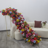 Kunstbloemenloper kleurrijke rozenkrans bruiloft tafeldecoratie bloemstuk ceremonie evenement decoratie