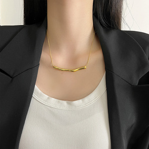 Collar de metal plisado irregular para <span class=keywords><strong>mujer</strong></span>, diseño de nicho de verano, cadena para clavícula, estilo minimalista, gargantilla corta. - Product Image 4
