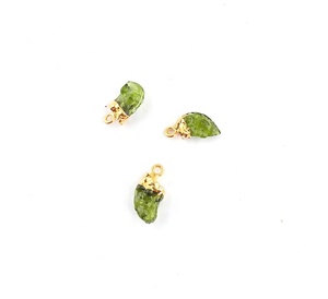 Colgante galvanizado de oro sin procesar, moldavita - Product Image 2