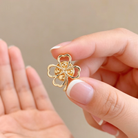 Épingle à revers creuse trèfle à quatre feuilles, broche en alliage de zinc doré, épingle décorative trèfle porte-bonheur pour veste de costume