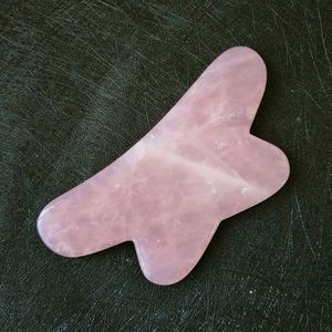 Hochwertiges Rosenquarz <span class=keywords><strong>Gua</strong></span> <span class=keywords><strong>Sha</strong></span> und Jade-Roller-Set für Gesicht rosa S-förmige Gesichtsmassage neue Kristall <span class=keywords><strong>Fa</strong></span> Volkshandwerk - Product Image 2