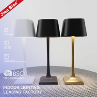 Lampe de bureau LED au design nordique minimaliste, en alliage d'aluminium, décoration de restaurant de luxe, rechargeable, lampe de table sans fil haut de gamme pour hôtel