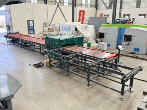 Single Arbor Heavy Duty Multi Rip Saw <b>Machine</b> with 55 kW Motor <b>for</b> Board and Timber <b>Cutting</b> - Product Image 3