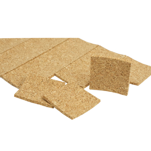 Separatore in Sughero Spesso 3 mm con Adesivo 18*18 mm Specifiche Personalizzate per Applicazione su Porte Tappetino in Sughero per Protezione Vetro con Vite - Product Image 3