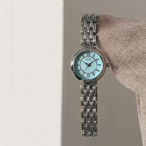 Montre-bracelet élégante pour femme avec bracelet en or, cadran rond, mouvement à quartz analogique - Product Image 4