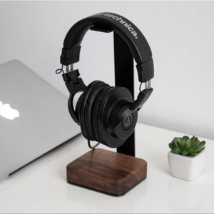 Soporte personalizado de alta gama para auriculares, soporte de exhibición de madera de diseño único para auriculares - Product Image 1