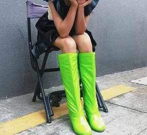 Bottes hautes pour enfants en cuir verni de couleur personnalisée, bottes longues pour filles - Product Image 4