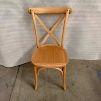 Chaises empilables en bois naturel à dossier croisé pour événements, location en gros, pour banquets et mariages
