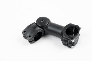 Tija de bicicleta YT Factory TF-46 de aleación 6061, 25.4x31.8mm con <span class=keywords><strong>kit</strong></span> completo de tornillos M5x18/6 piezas - Product Image 2
