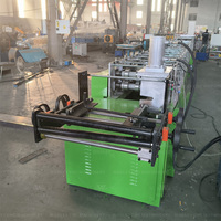 Machine de formage de gouttières automatiques pour la collecte de l'eau de pluie, machine de formage de gouttières et de descentes pluviales portables sans soudure