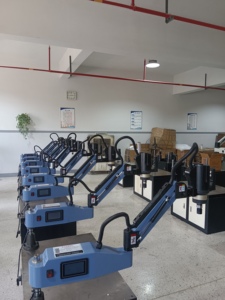 Machine de perçage à <span class=keywords><strong>colonne</strong></span> CNC automatique de haute précision FANTAI, moteur PLC, diamètre de perçage maximal de <span class=keywords><strong>16</strong></span> <span class=keywords><strong>mm</strong></span>. Certifié CE ISO pour l'acier métallique - Product Image 6