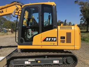 New <b>Model</b> 7.5Ton Crawler Excavator SE75 With Hydraulic Pump - Product Image 5