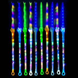 Épée-lance serpent lumineuse 70 cm avec LED, jouet pour enfants, idéale pour les marchés nocturnes - Product Image 2