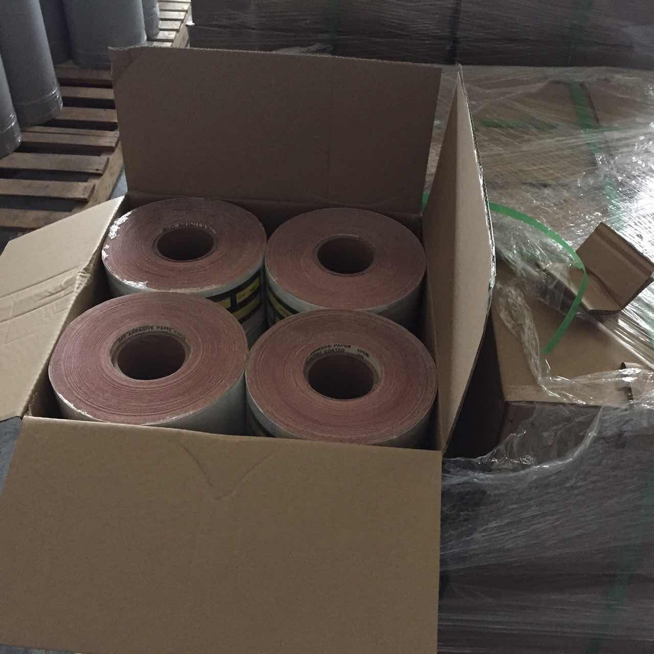 Profession D&amp;amp;amp;#39;OEM Rouleau de Papier Abrasif Fabricant Pour Le Métal